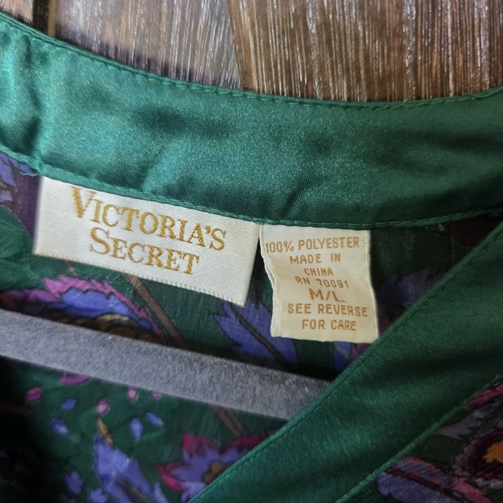Victoria's Secret Robe Women's Size M/L Green Multi Floral Gold Label  Buttons
